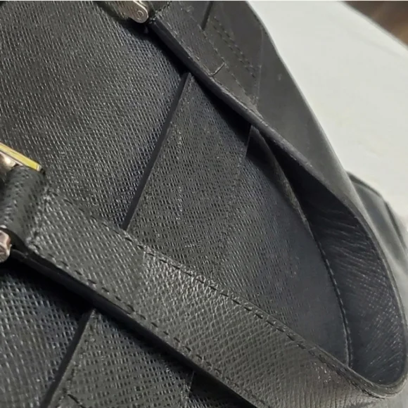 Authentic LOUIS VUITTON Taiga Leather Igor Briefcase - Ardoise Black - Picture 8 of 14